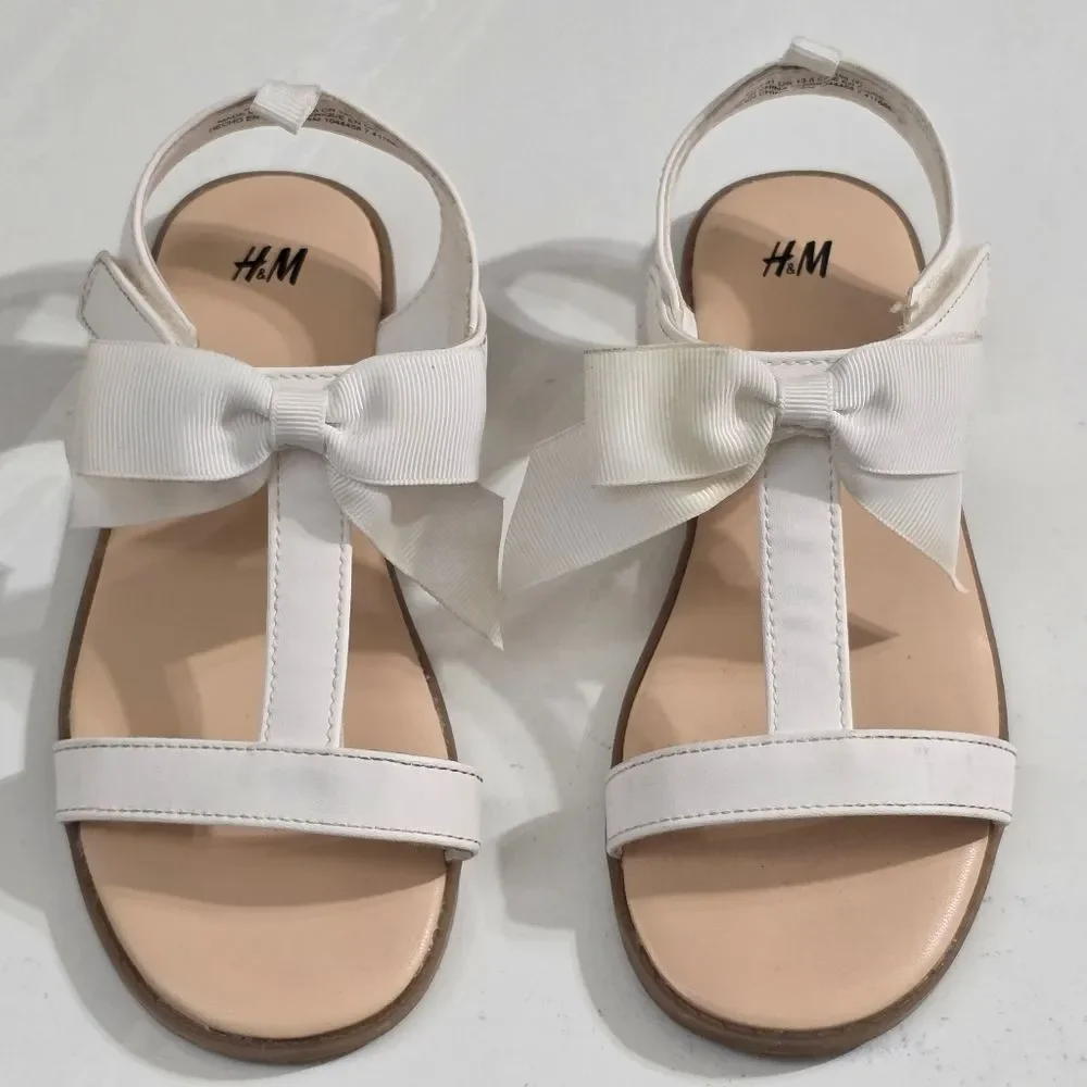 H&M Girls White Strap On Sandals with Elegant Bow Size 13